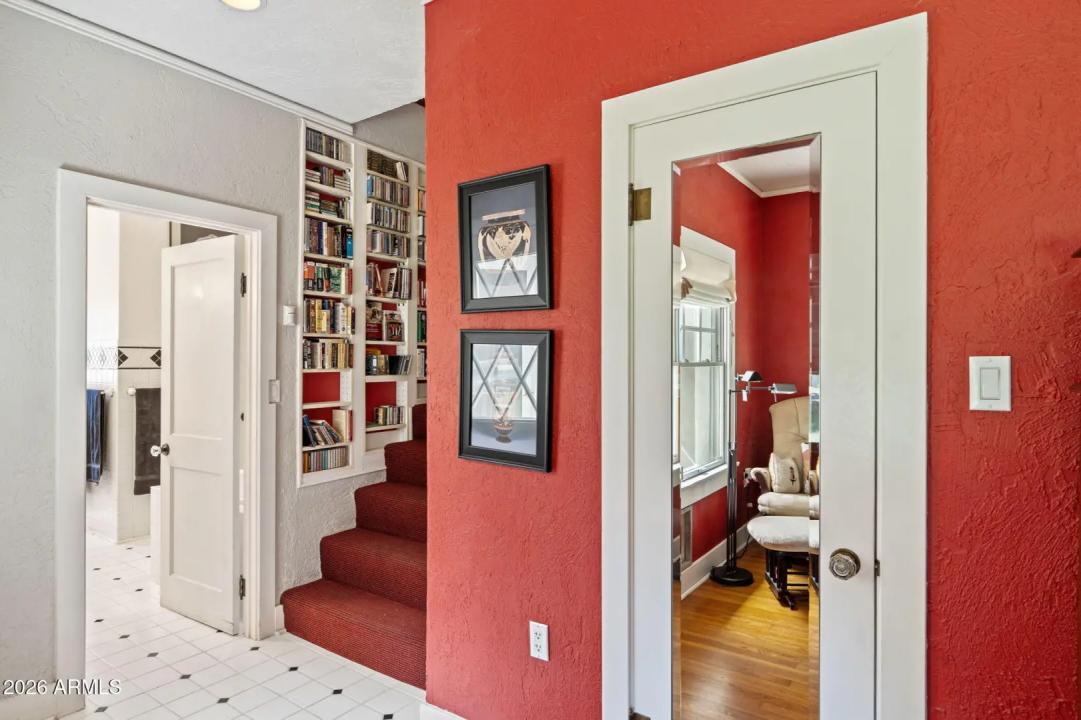 Real Estate Picture 12