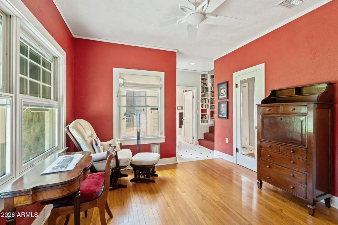 Real Estate Picture 13
