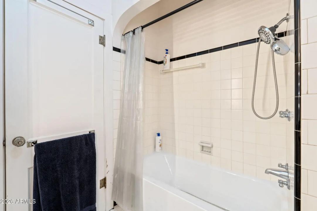 Real Estate Picture 15