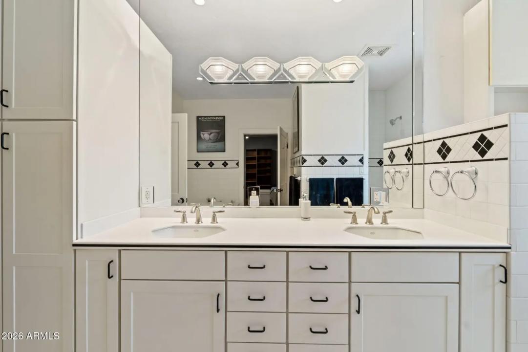 Real Estate Picture 20