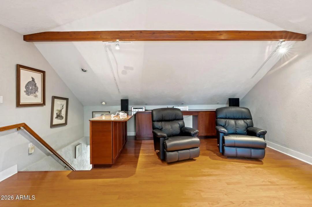 Real Estate Picture 23