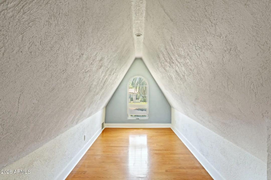Real Estate Picture 28
