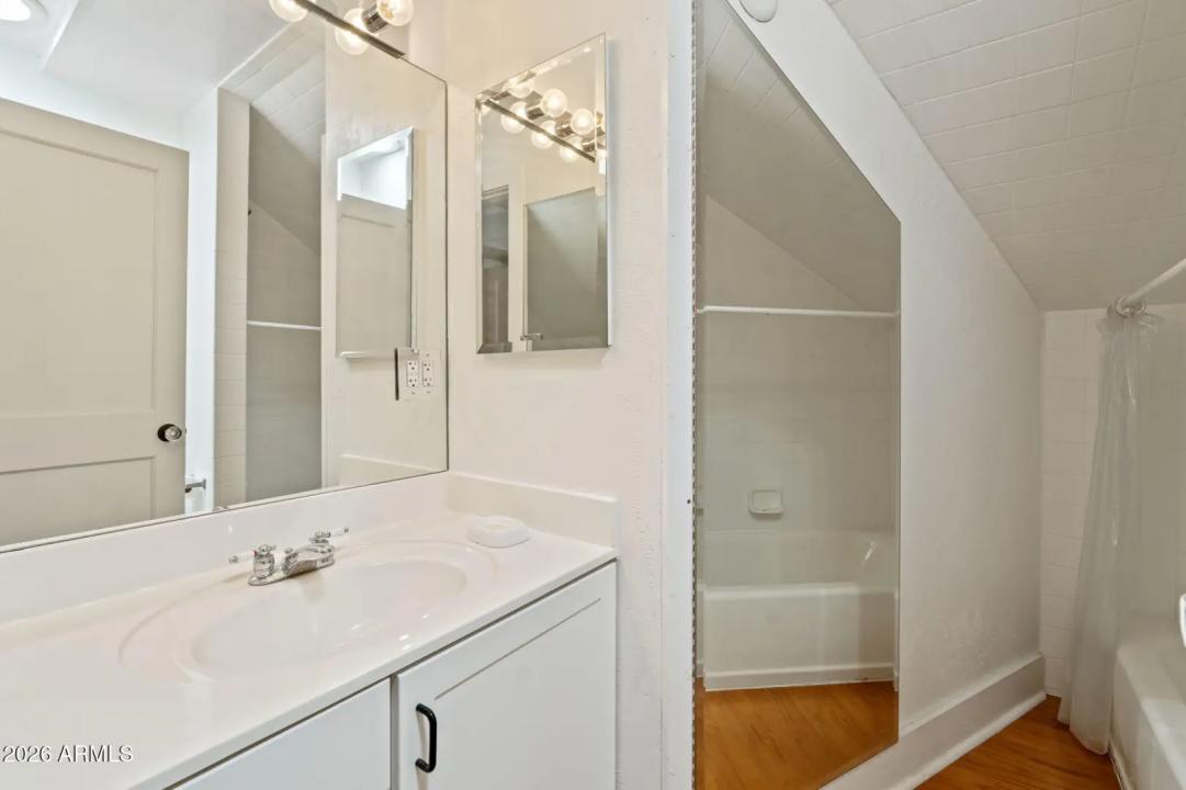 Real Estate Picture 29