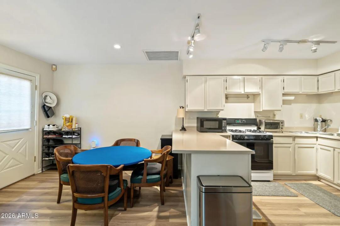 Real Estate Picture 36