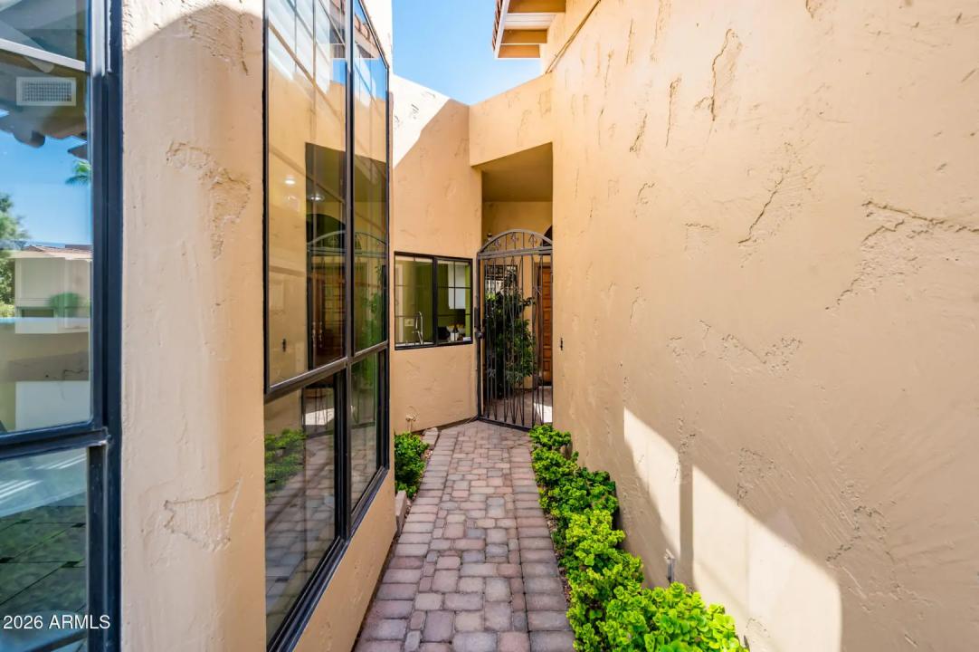 Real Estate Picture 20