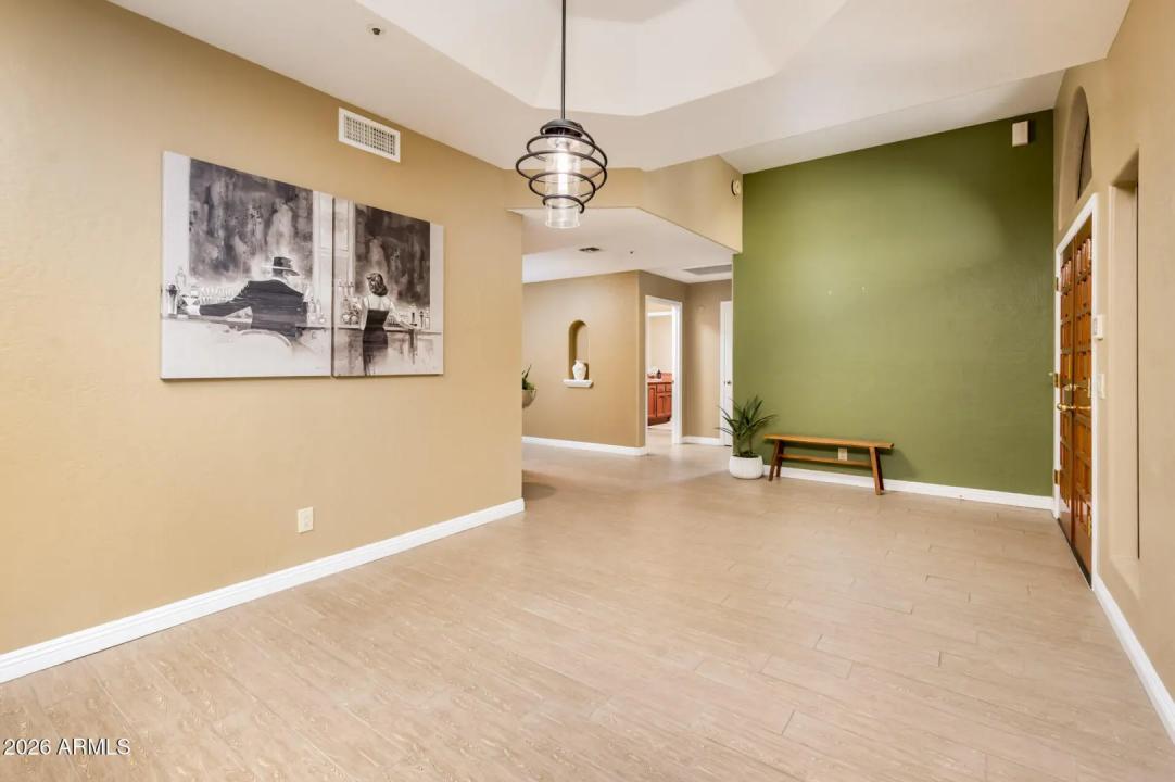 Real Estate Picture 5
