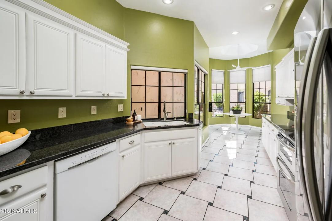 Real Estate Picture 7