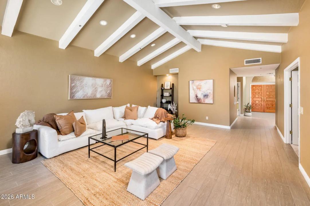 Real Estate Picture 3