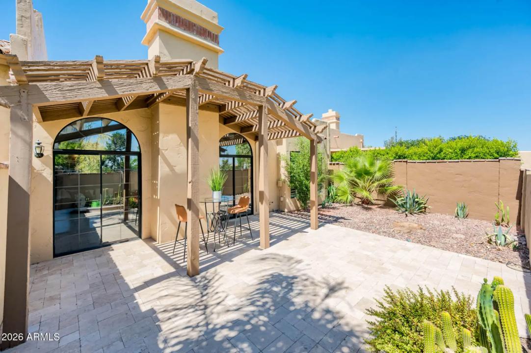 Real Estate Picture 17
