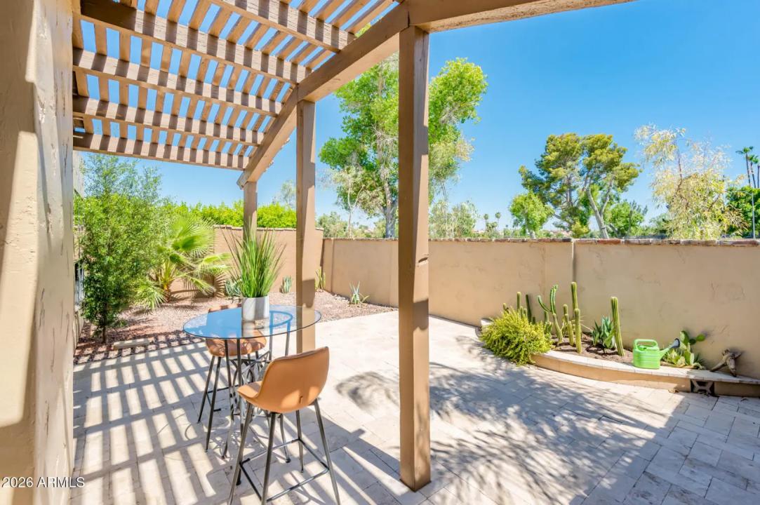 Real Estate Picture 16