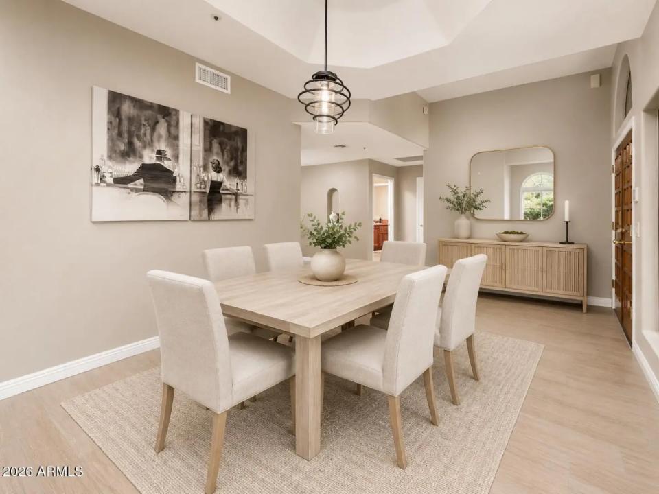 Real Estate Picture 4