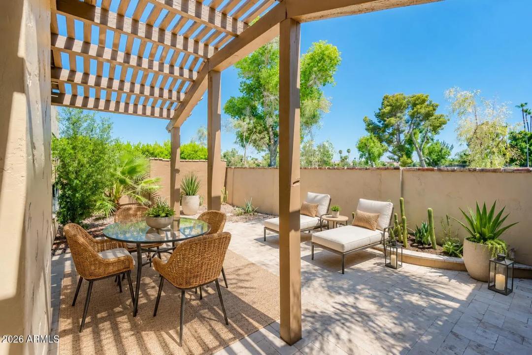 Real Estate Picture 15