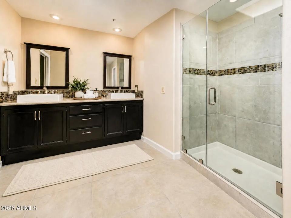 Real Estate Picture 11