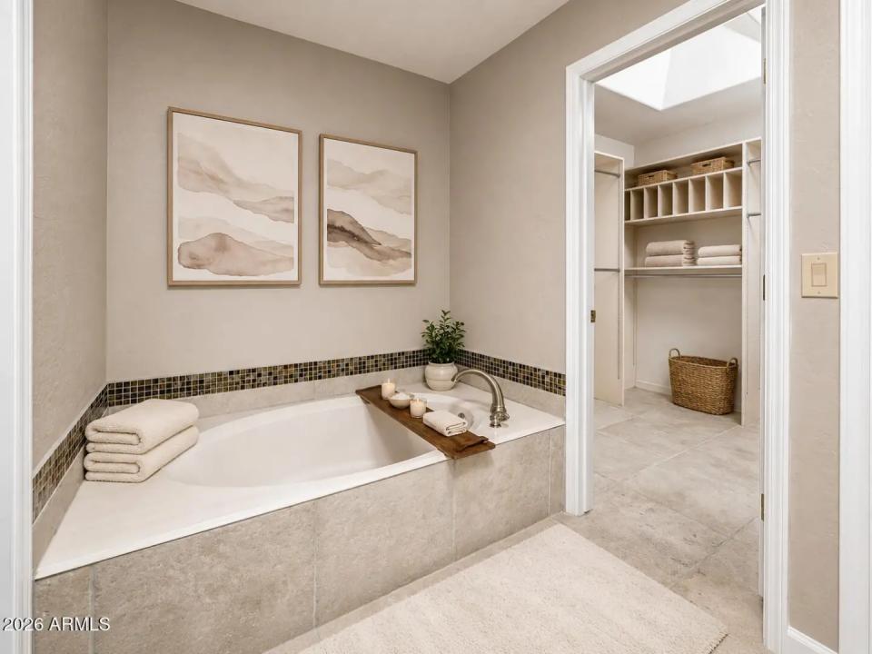 Real Estate Picture 12