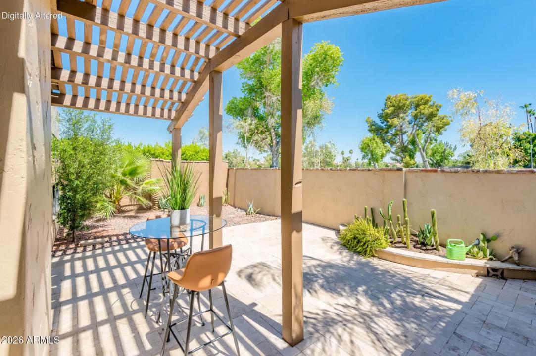 Real Estate Picture 16