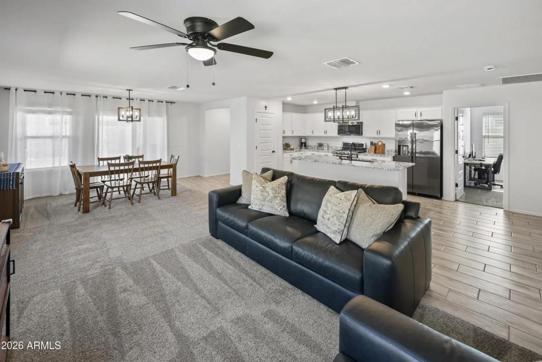 Real Estate Picture 4