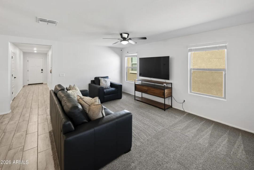 Real Estate Picture 5