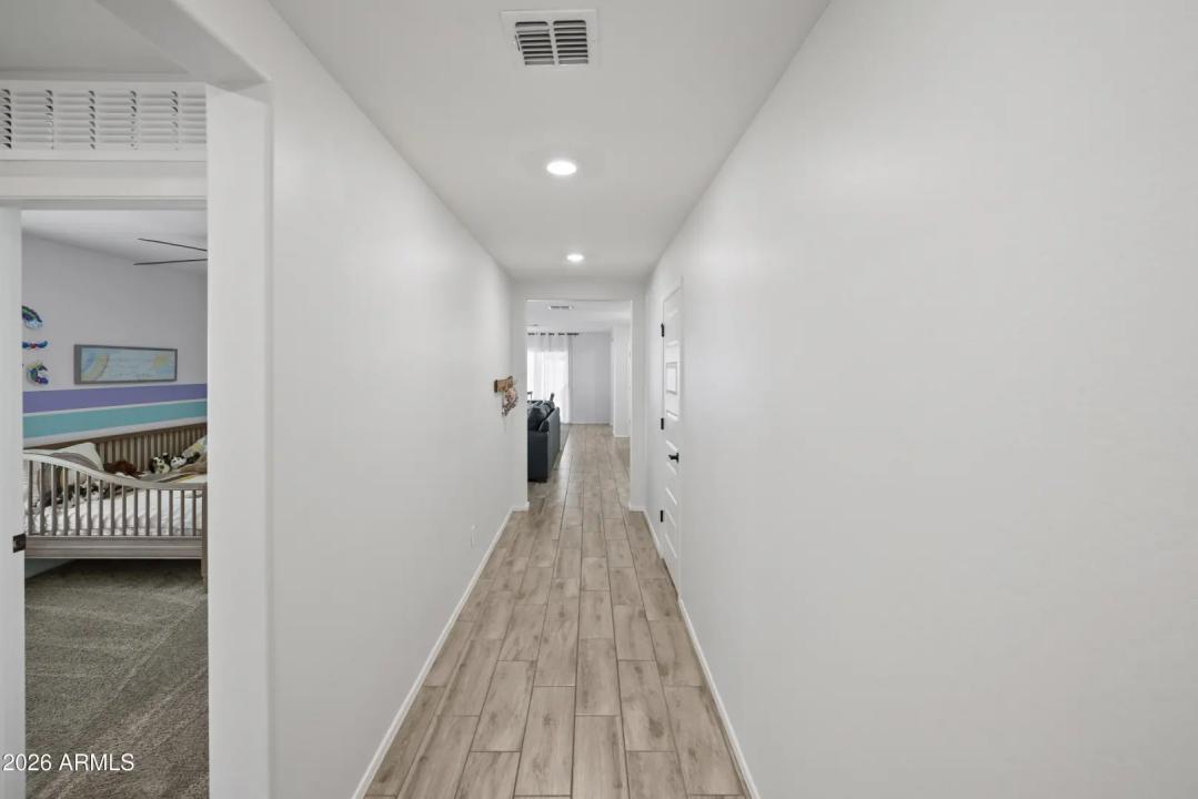 Real Estate Picture 7