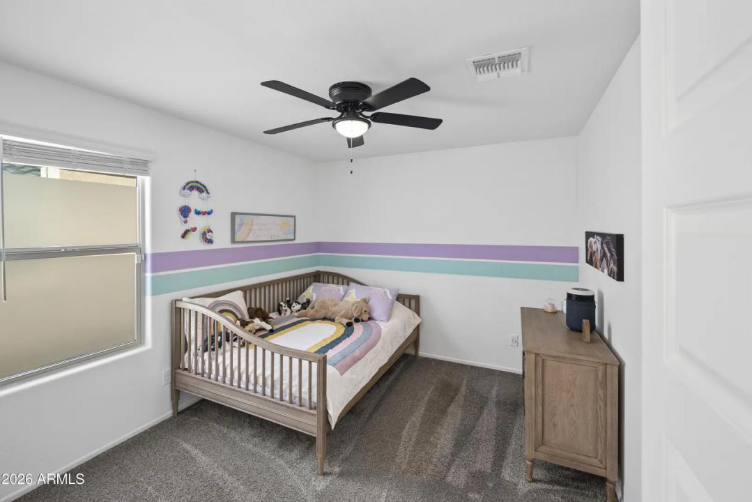 Real Estate Picture 8