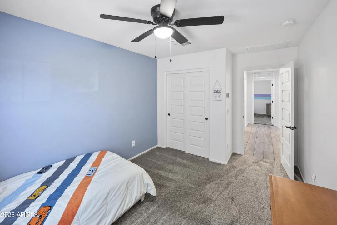Real Estate Picture 12