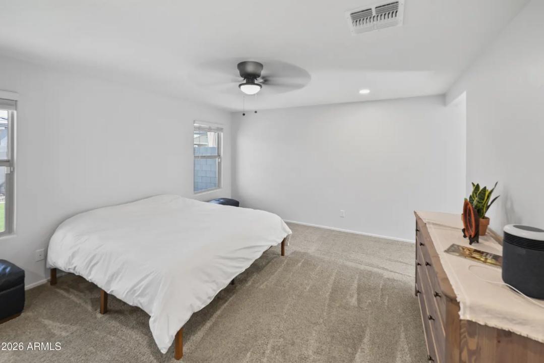 Real Estate Picture 14