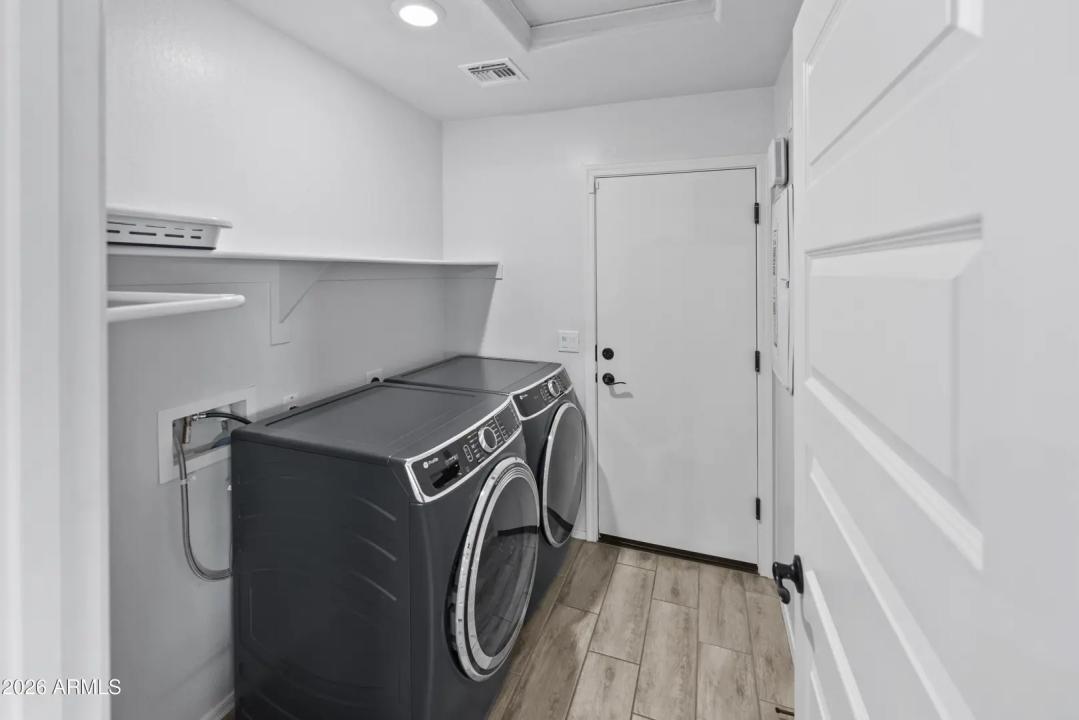 Real Estate Picture 19