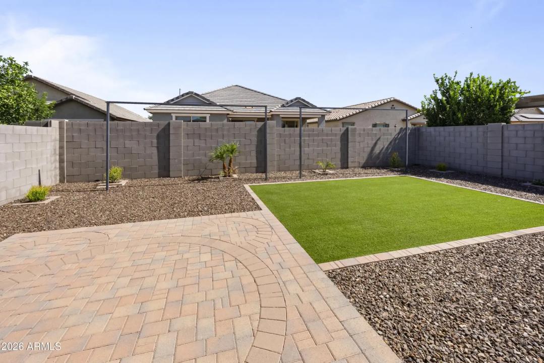 Real Estate Picture 21