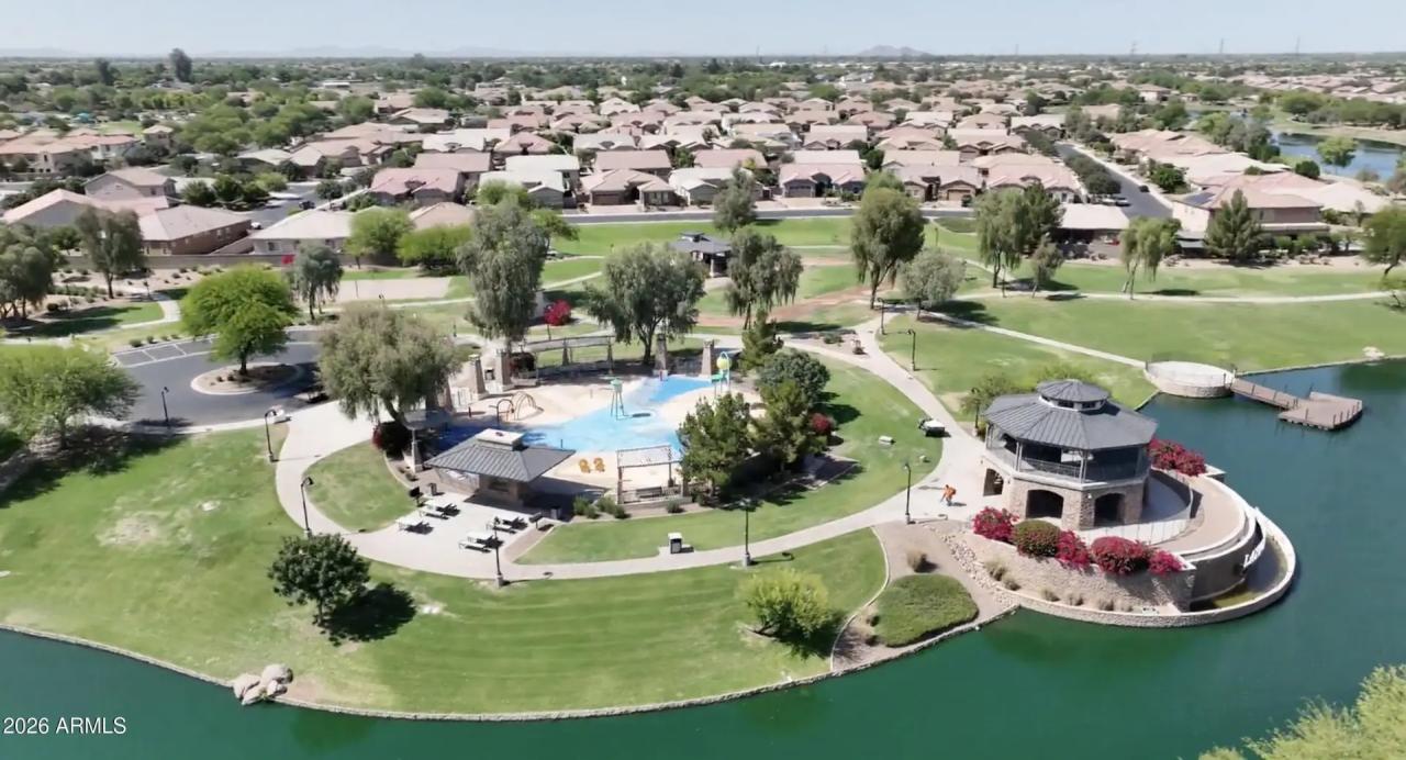 Real Estate Picture 25