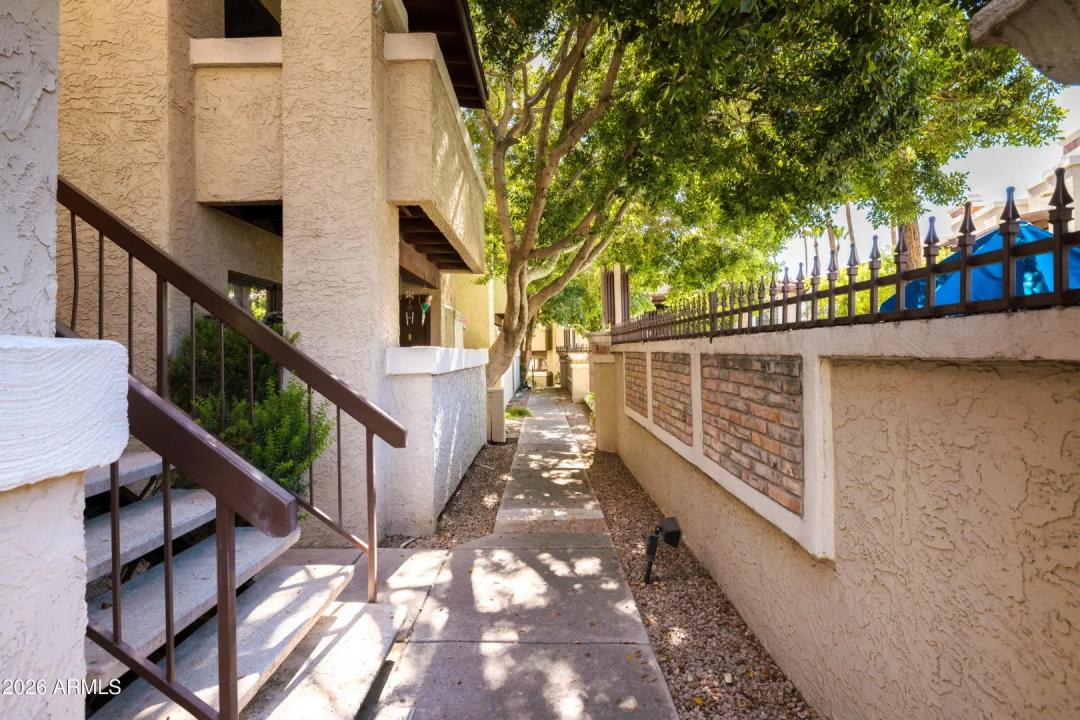 7557 N DREAMY DRAW Drive 275 Phoenix AZ 85020