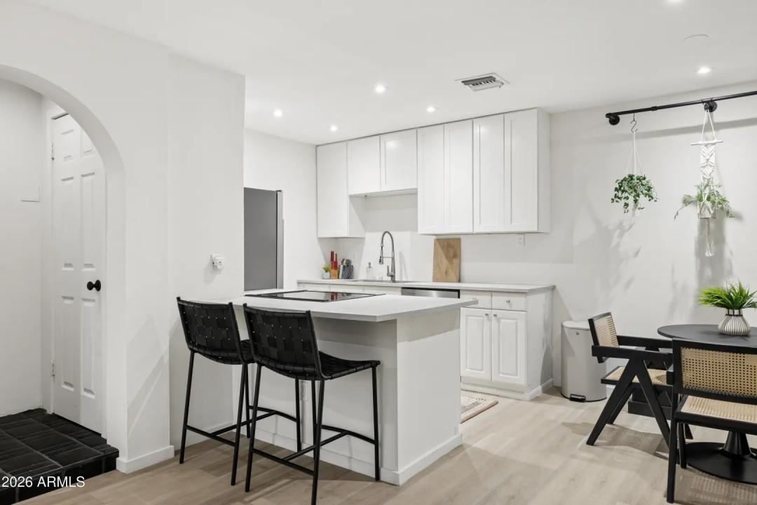 Real Estate Picture 12