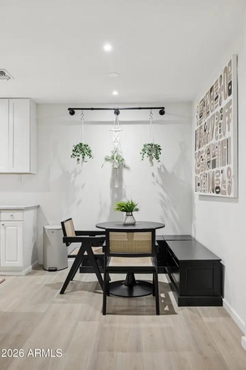 Real Estate Picture 14