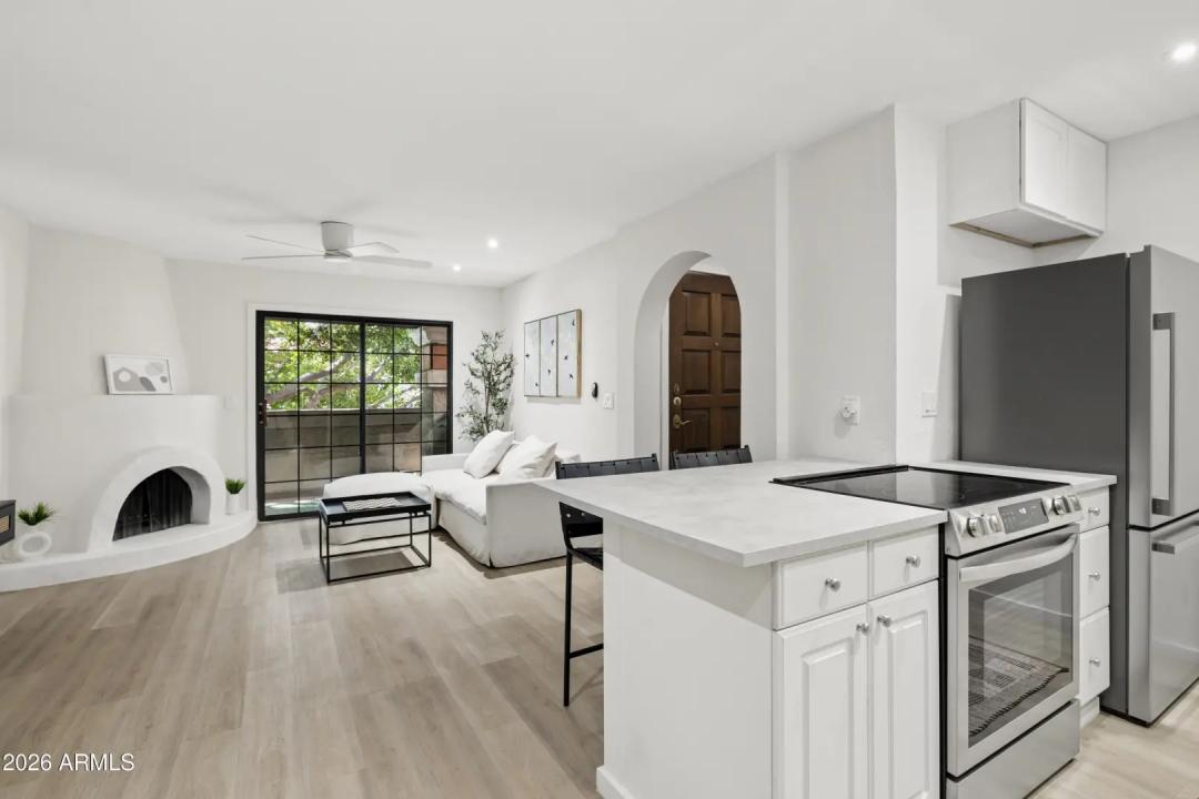 Real Estate Picture 13