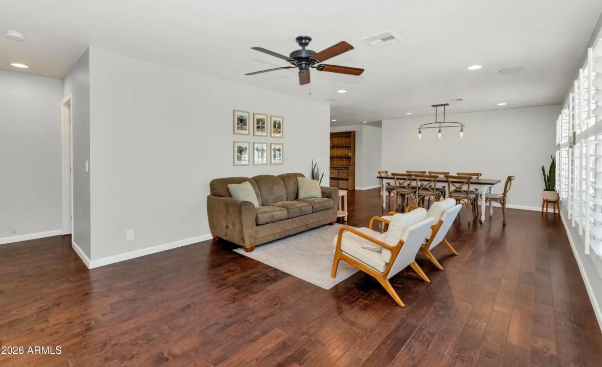 Real Estate Picture 5