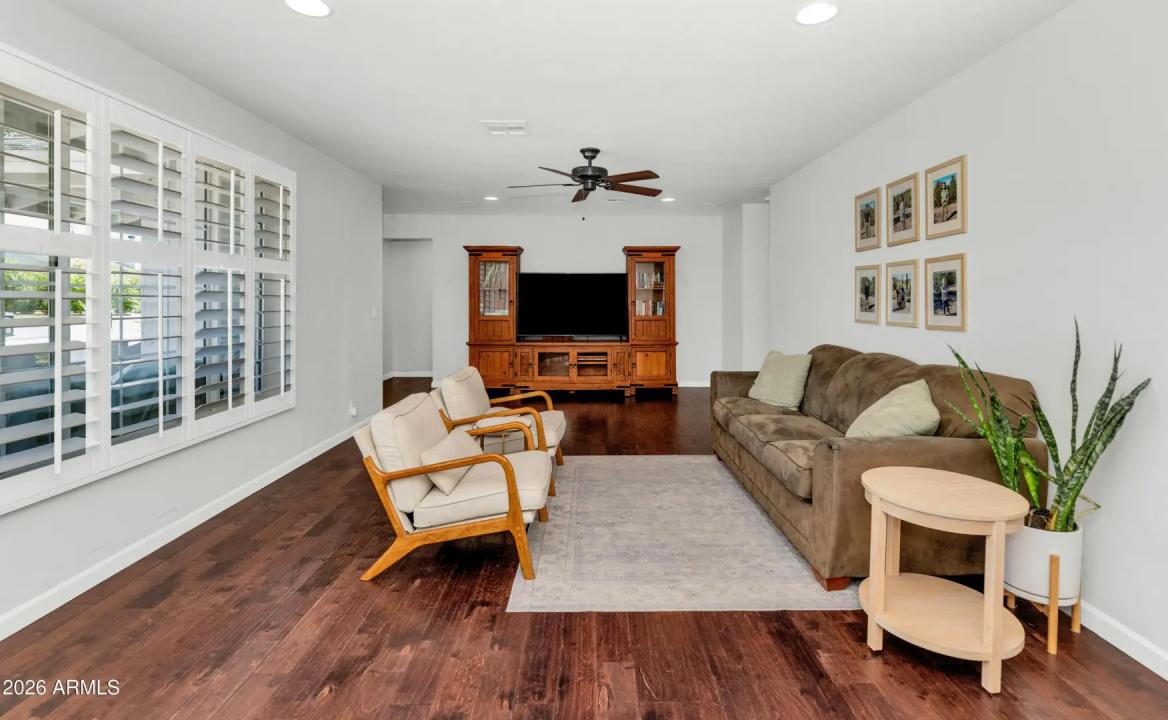 Real Estate Picture 7