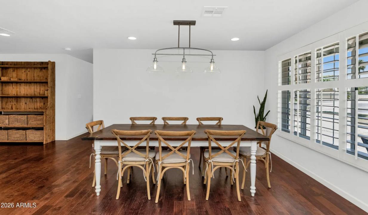 Real Estate Picture 9