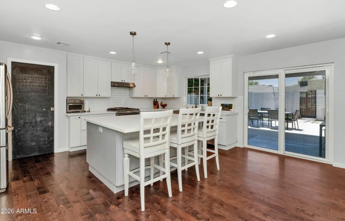 Real Estate Picture 10