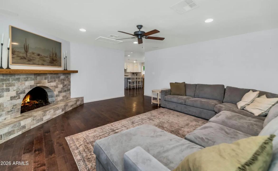 Real Estate Picture 15