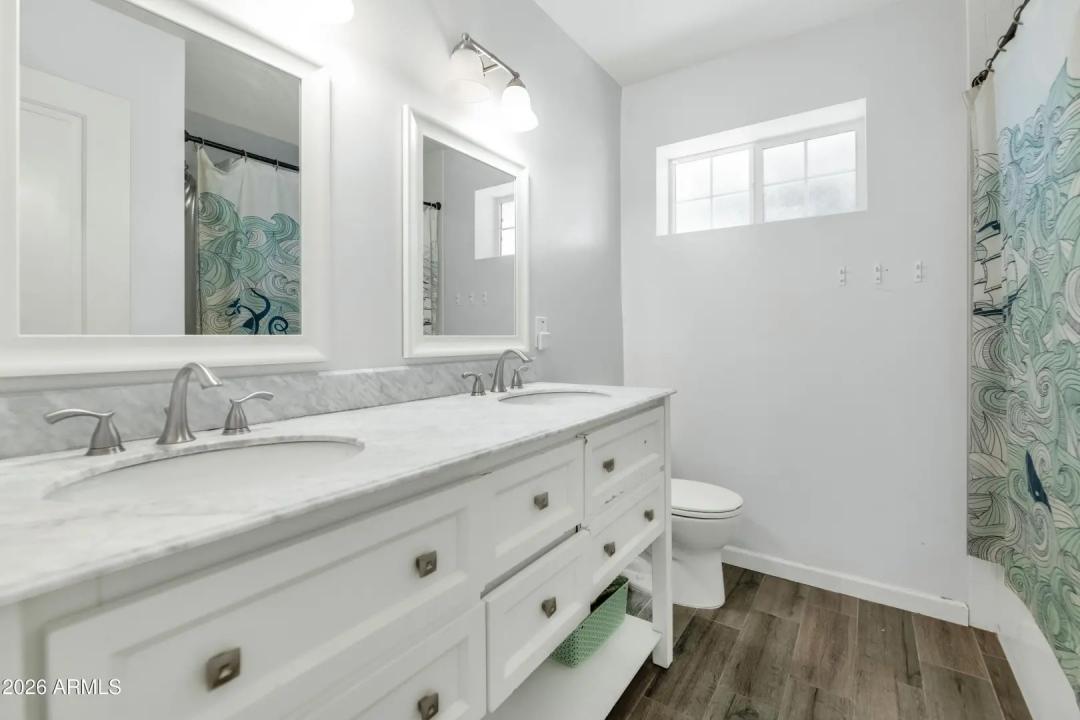Real Estate Picture 23