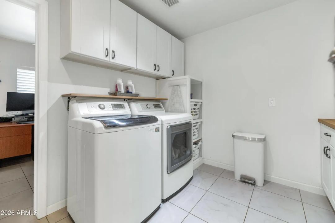 Real Estate Picture 25