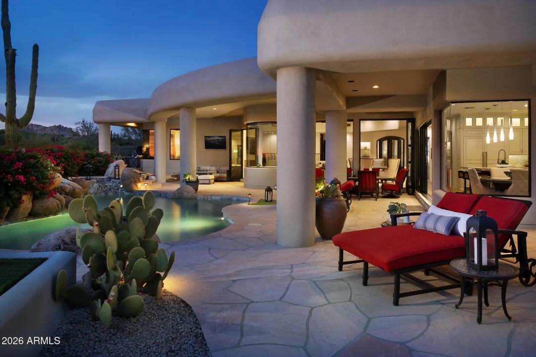 Real Estate Picture 3