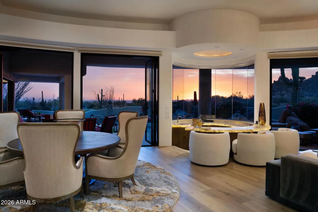 Real Estate Picture 4