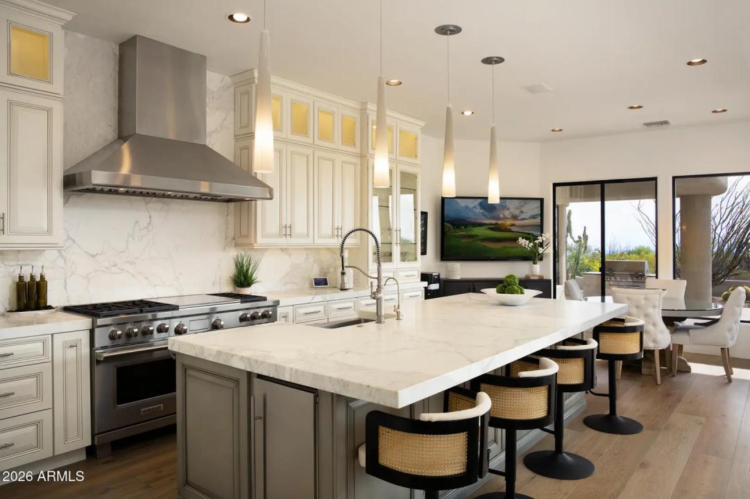 Real Estate Picture 5