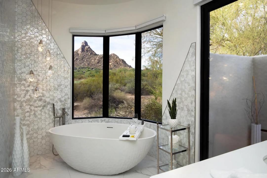 Real Estate Picture 7