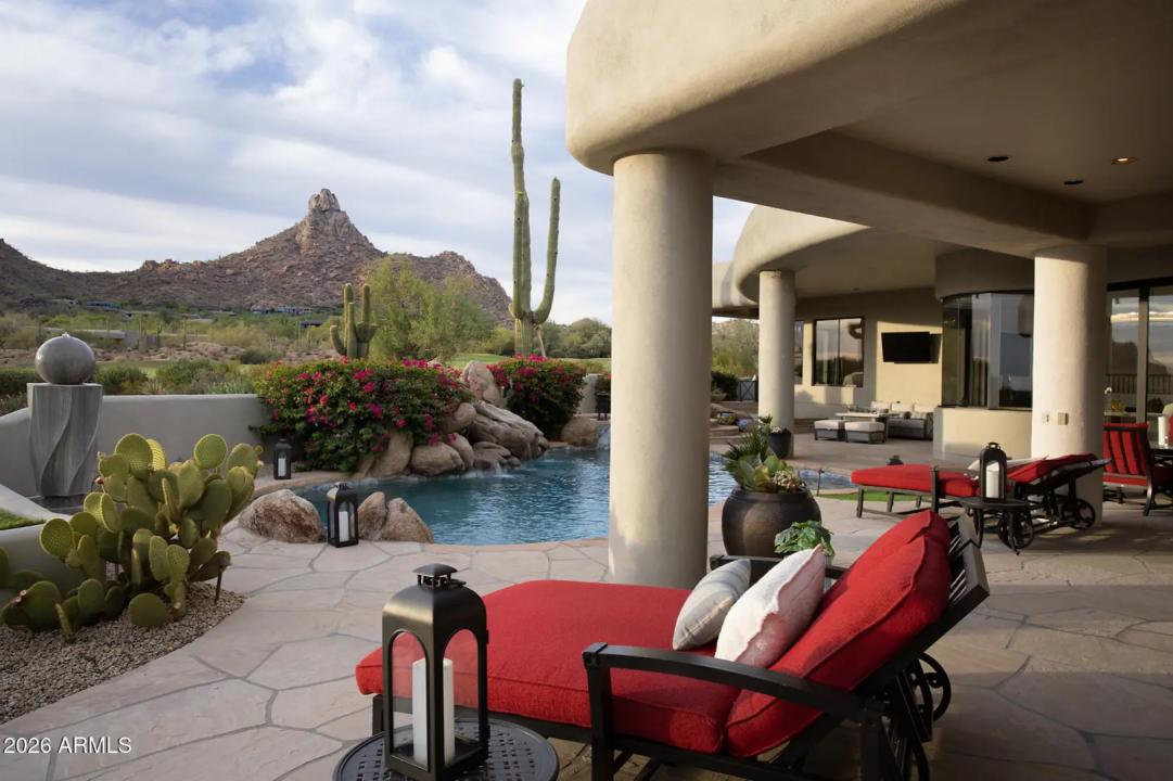 Real Estate Picture 12