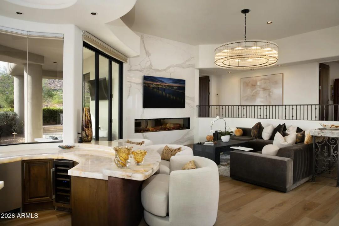 Real Estate Picture 18