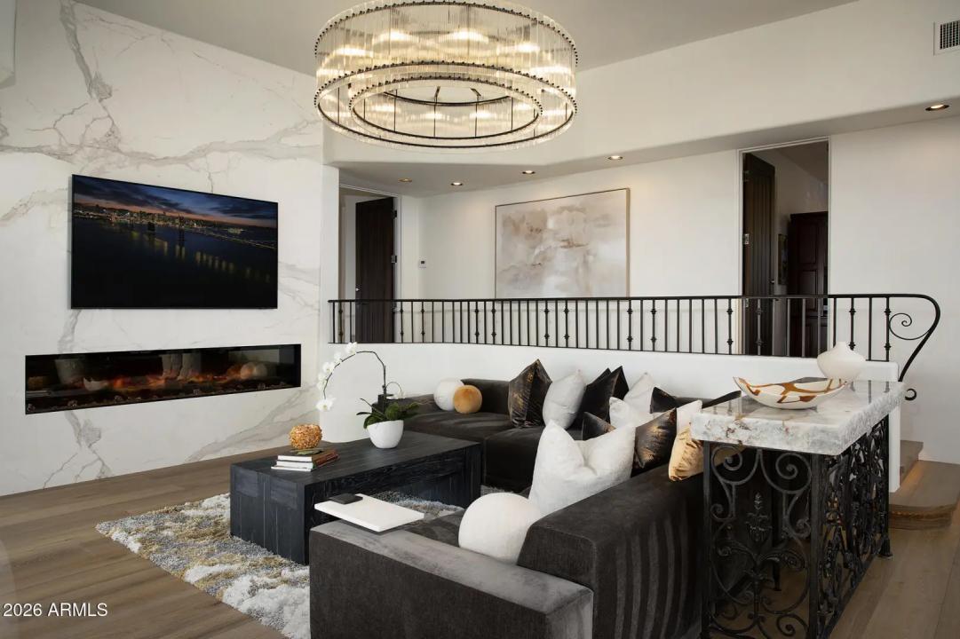 Real Estate Picture 23