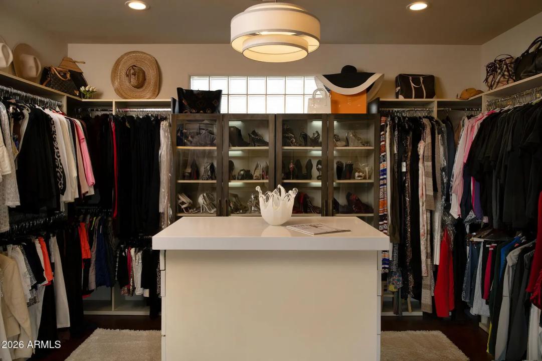 Real Estate Picture 32