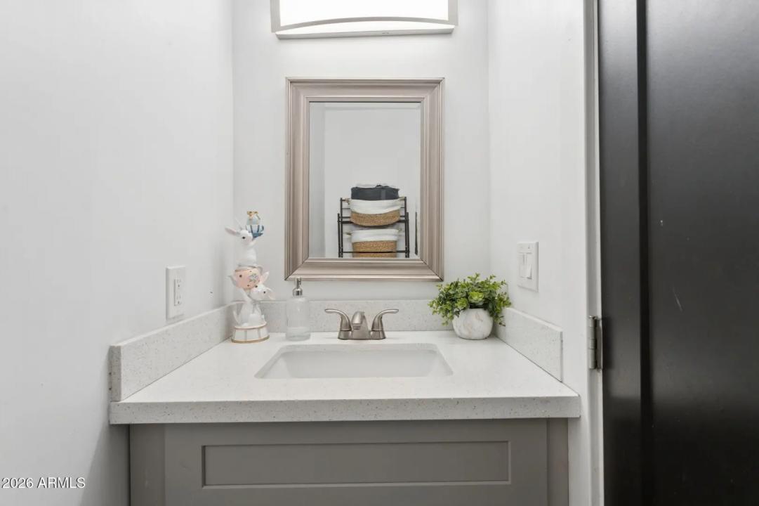 Real Estate Picture 5
