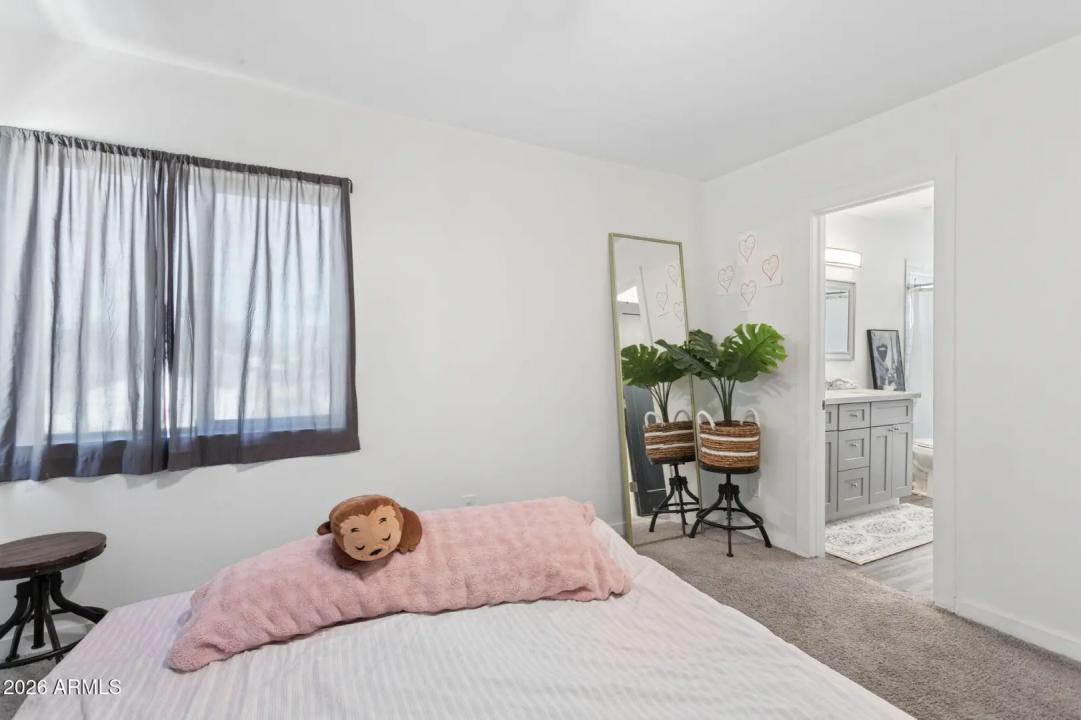 Real Estate Picture 6