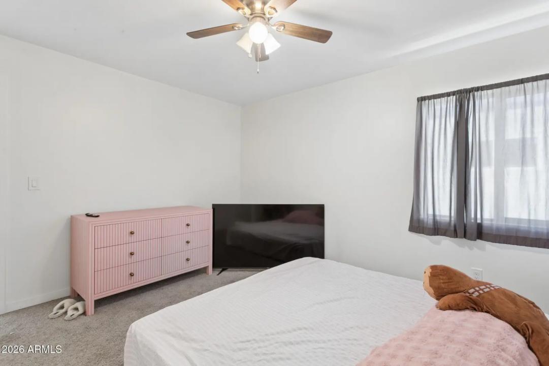 Real Estate Picture 7